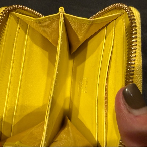 MCM Visetos Color Splash Small Zip Wallet with Gold Hardware - Picture 14 of 16